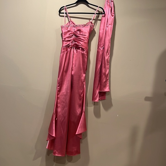 Alyce beaded pink sequin detail gown with shawl size 4 high-low - Picture 3 of 3